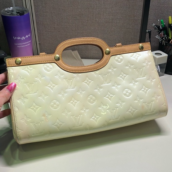 LV - Louis Vuitton Vernis Roxbury handbag with detachable strap.  Authenticated - Picture 2 of 14